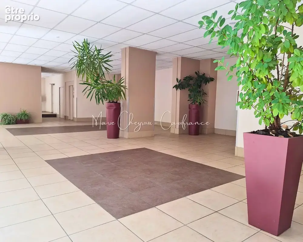 T2 avec balcon, vue dégagée & parking – résidence chambord – brive (19) - photo 11