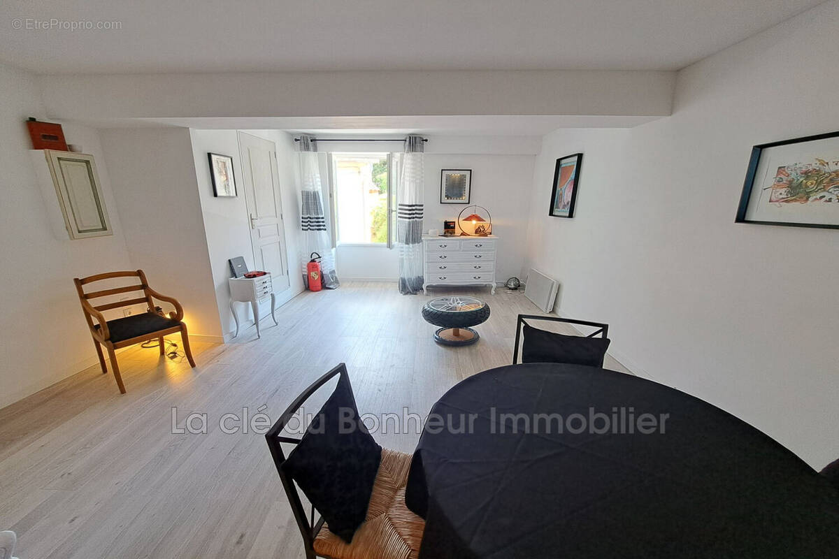 Appartement à MONTAGNAC-MONTPEZAT