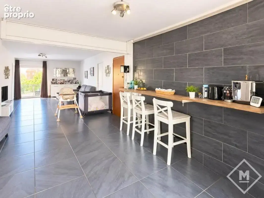 Lumineux appartement T4 avec balcon à Marseille 10ème, idéalement situé - photo 3