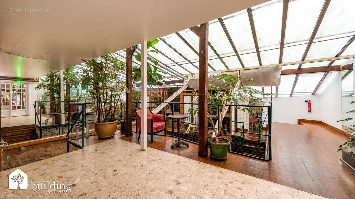 Métro Parmentier - Loft - 254 m² habitables - photo 5