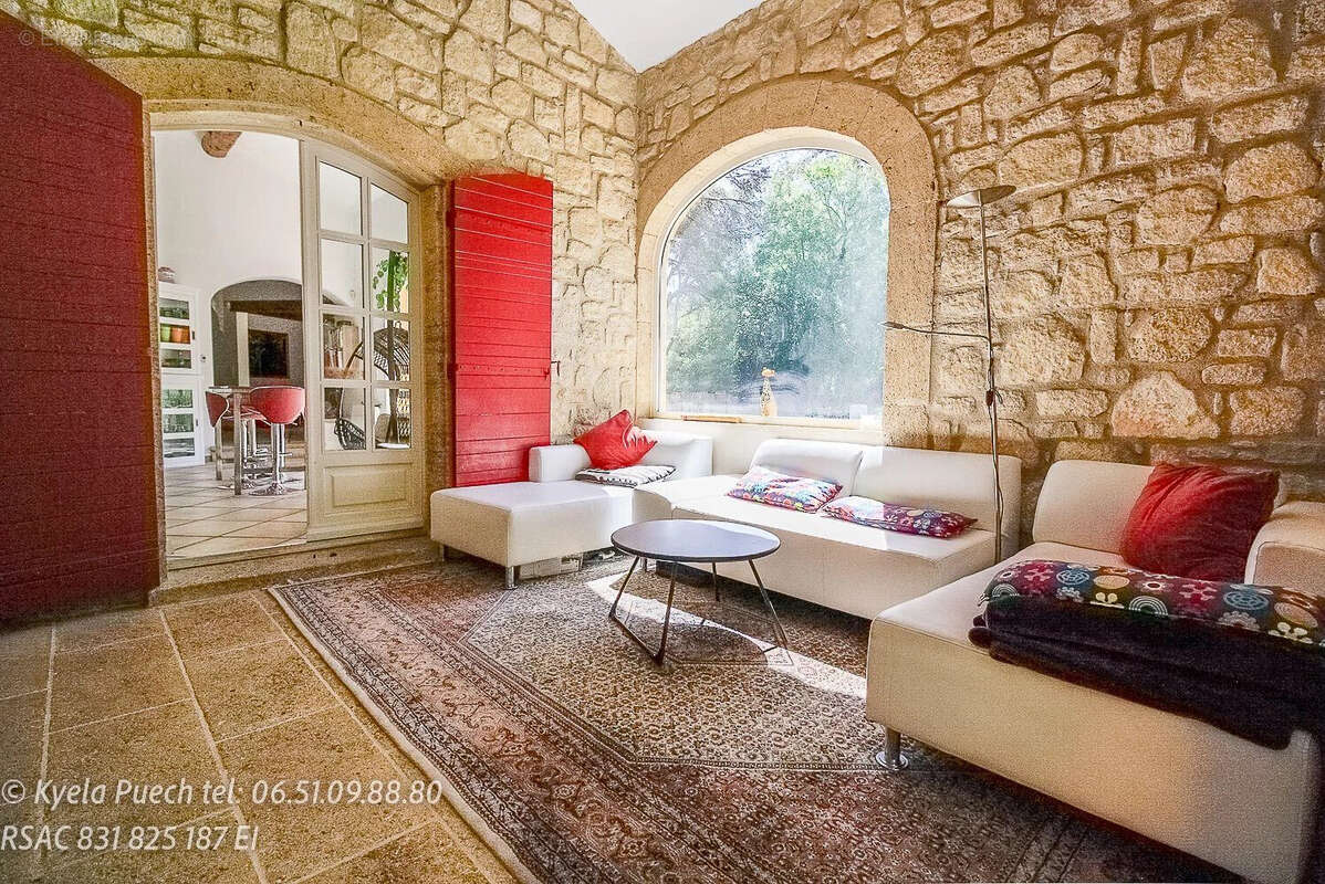 Maison 282 m² à Rognes  - photo 4
