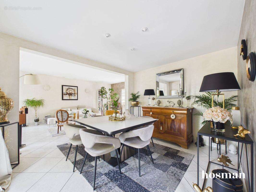 Maison de 135m² avec 4 chambres, jardin paysagé et garage - Proche St Joseph de Poterie à Nantes - photo 3