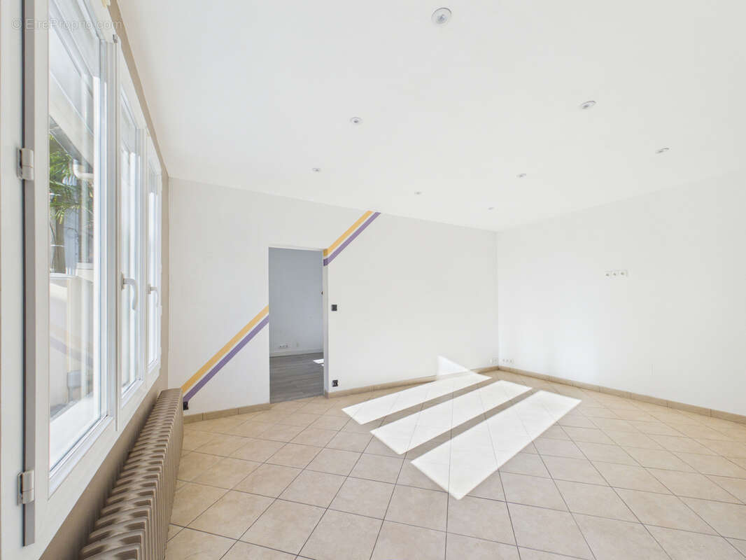 Maison à SARTROUVILLE