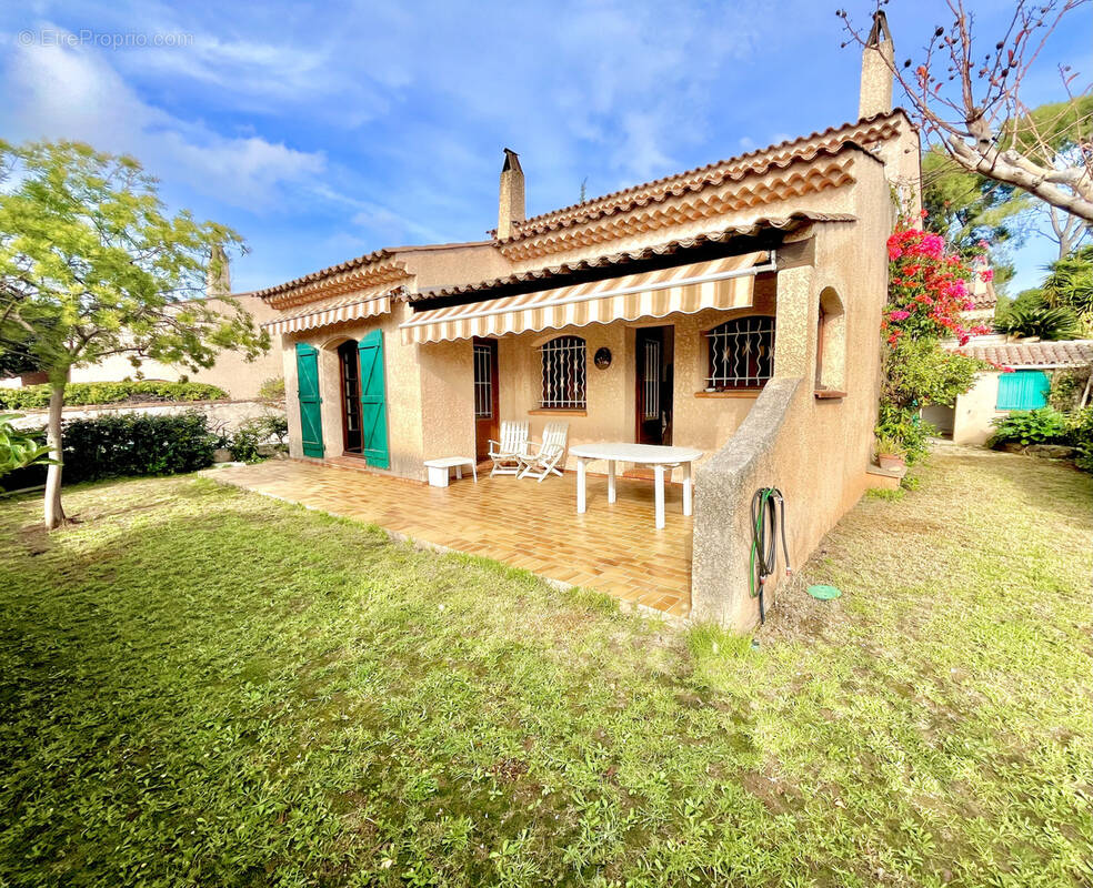 Maison à CARQUEIRANNE