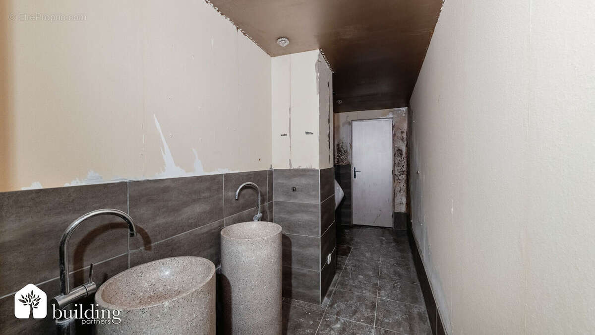 Commerce à COURBEVOIE