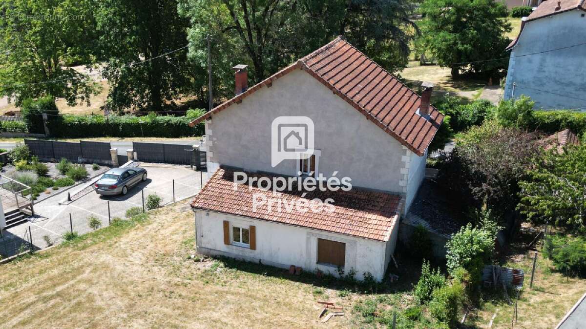 Nontron (24300) --- maison des années 30 au charme préservé --- - photo 14