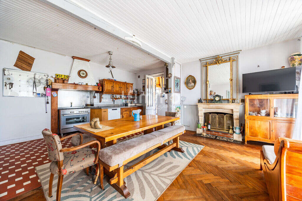 Maison à CERONS