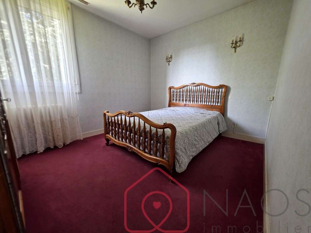 Maison à SAINT-JEAN-DE-LA-RUELLE