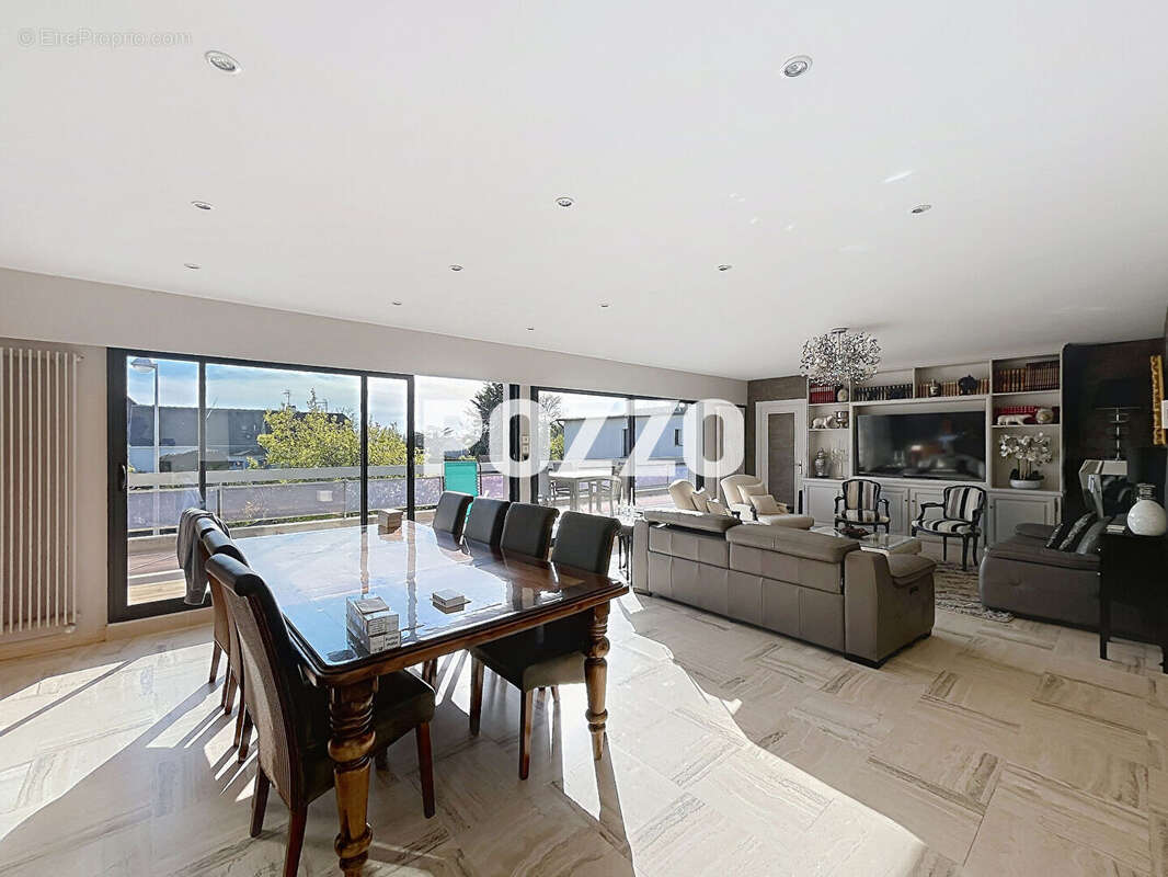 Maison à DONVILLE-LES-BAINS