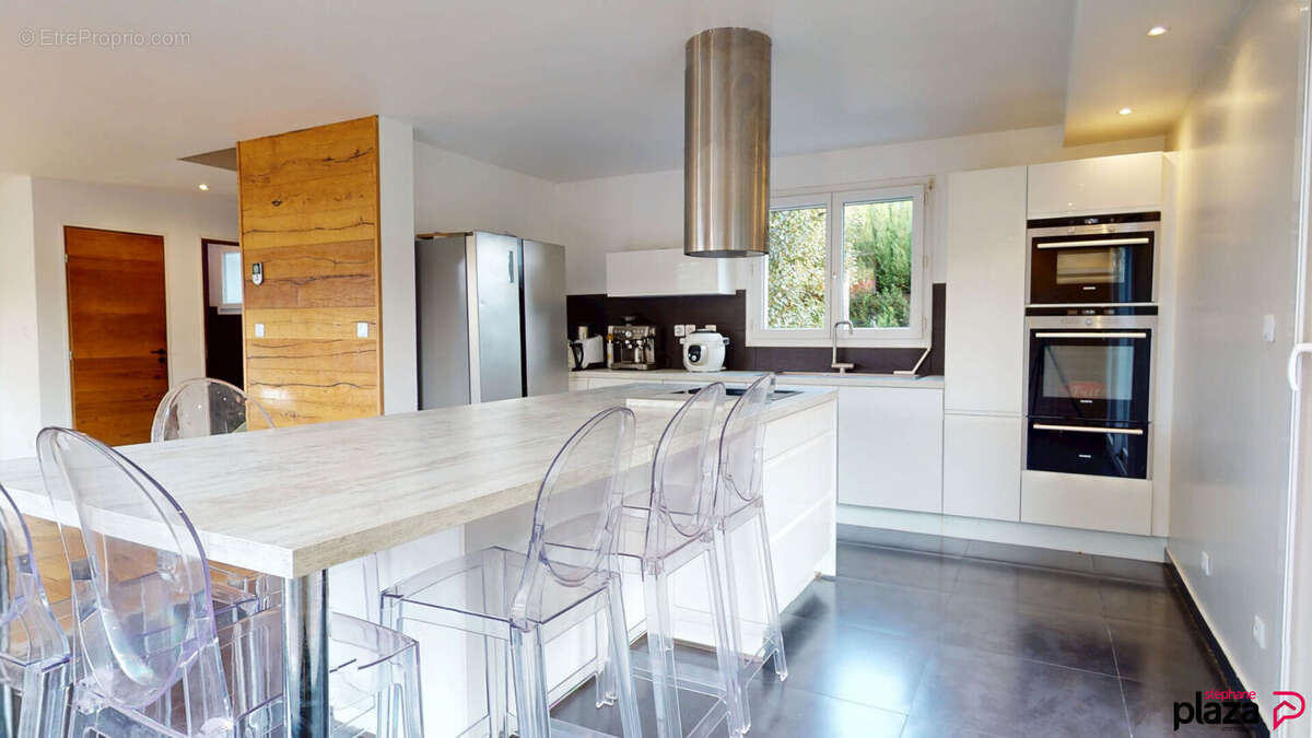 Maison à SCIENTRIER