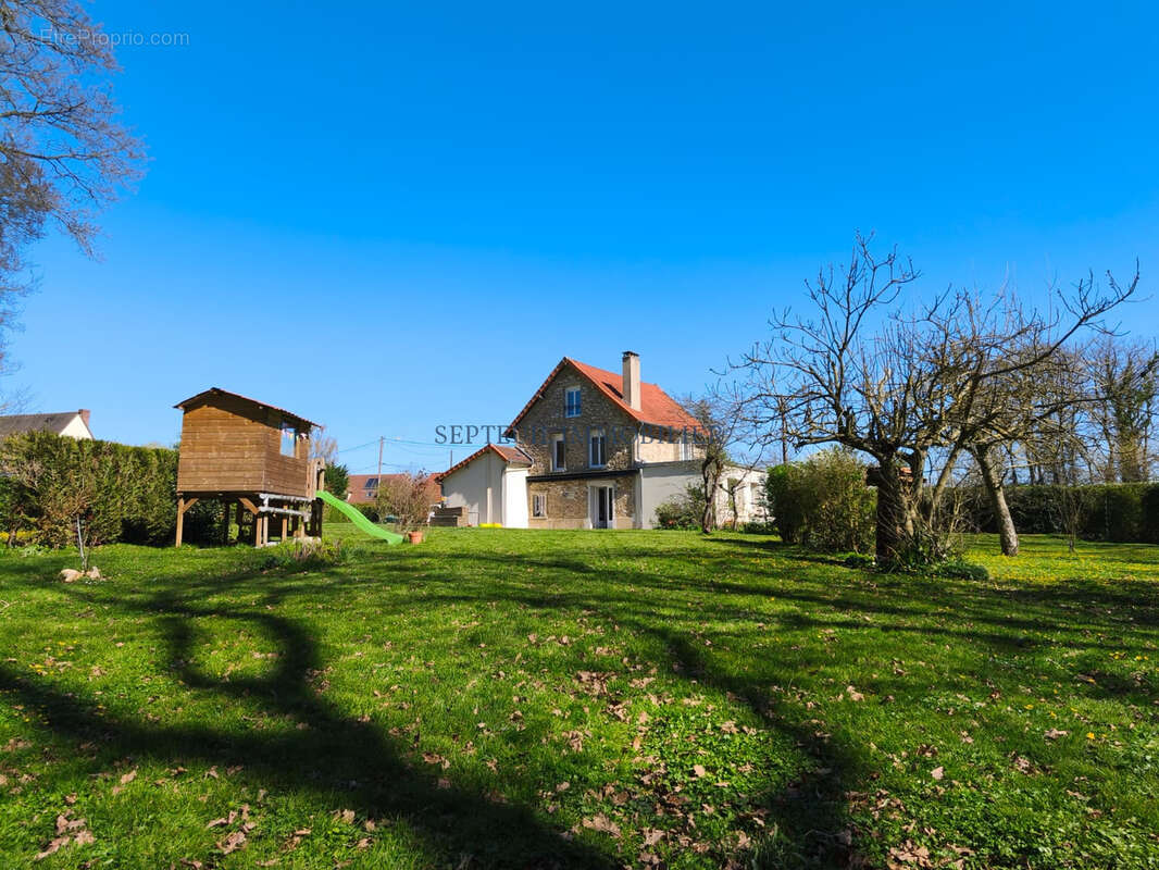 Maison à THOIRY