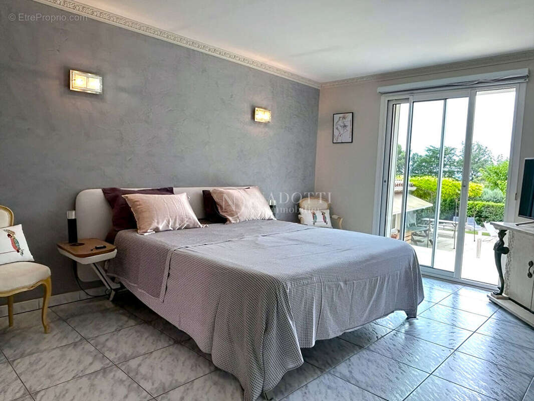 Caumont sur Durance - Superbe Villa  en colline  de 230 m2 avec piscine - photo 6