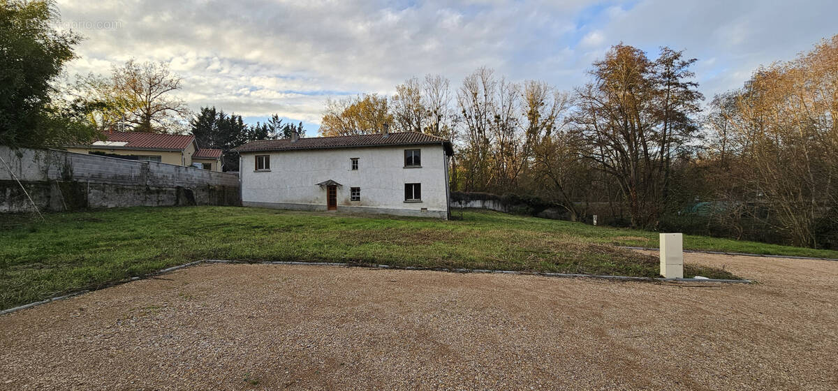Maison à GUEREINS