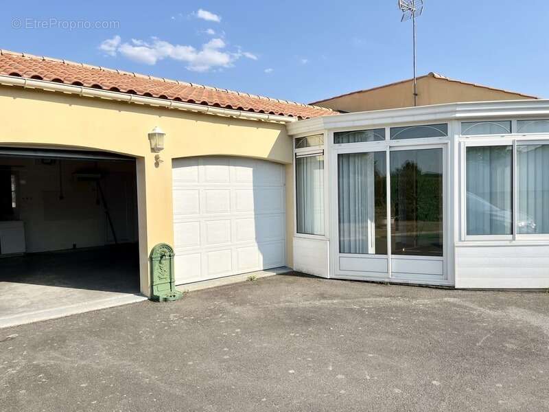 Maison 125 m²  FALLERON (85) - photo 4