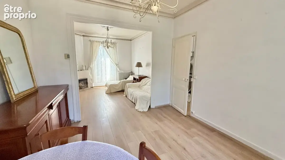 Belle meulière de caractère avec 4 chambres et un jardin. - photo 3