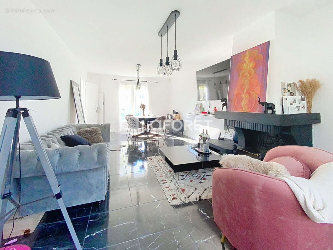 Maison à VERNEUIL-SUR-SEINE