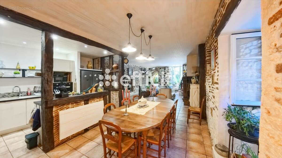 Maison 265 m² à Penne-D'agenais  - photo 7