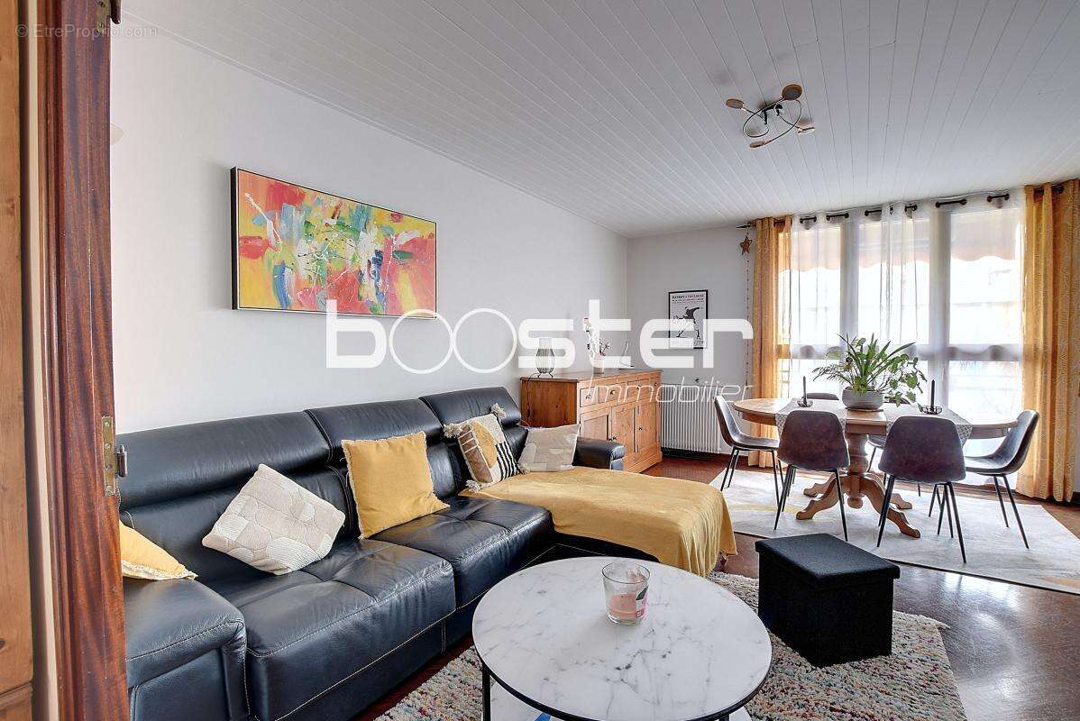 Beau T3 traversant avec balcon, vue dégagée et dernier étage - photo 3