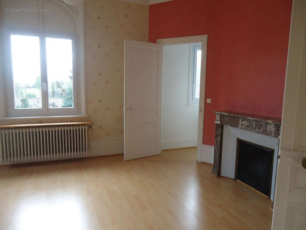 Appartement à NESLE