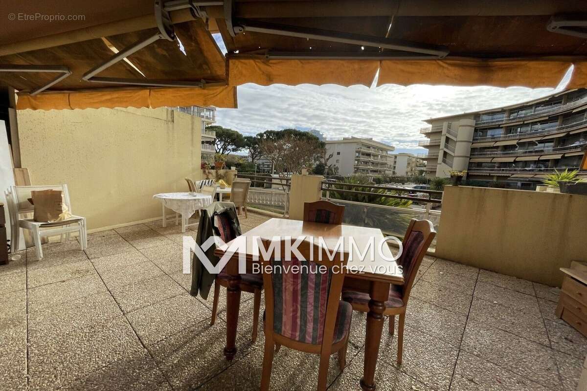 Appartement à SAINT-LAURENT-DU-VAR