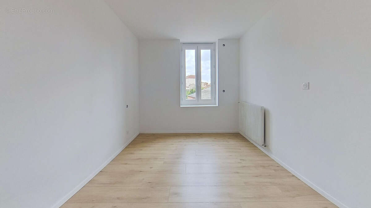 HYPER CENTRE AGEN – Appartement 115 m² entièrement rénové – 3 chambres – Petite copropriété - photo 10