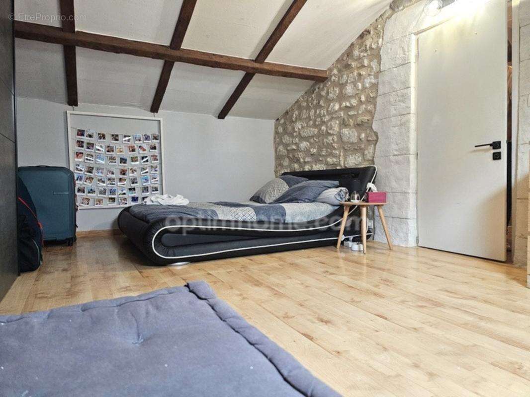 Maison en pierre atypique de 122 m² 3 chambres et 1 bureau – Coup de cœur assuré à MAGNAC SUR TOUVRE (16) - photo 8