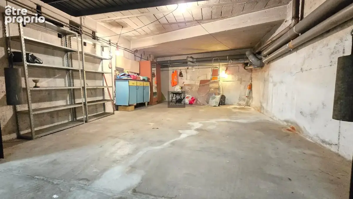GRAND GARAGE de 25m2 en plein centre ville - photo 2