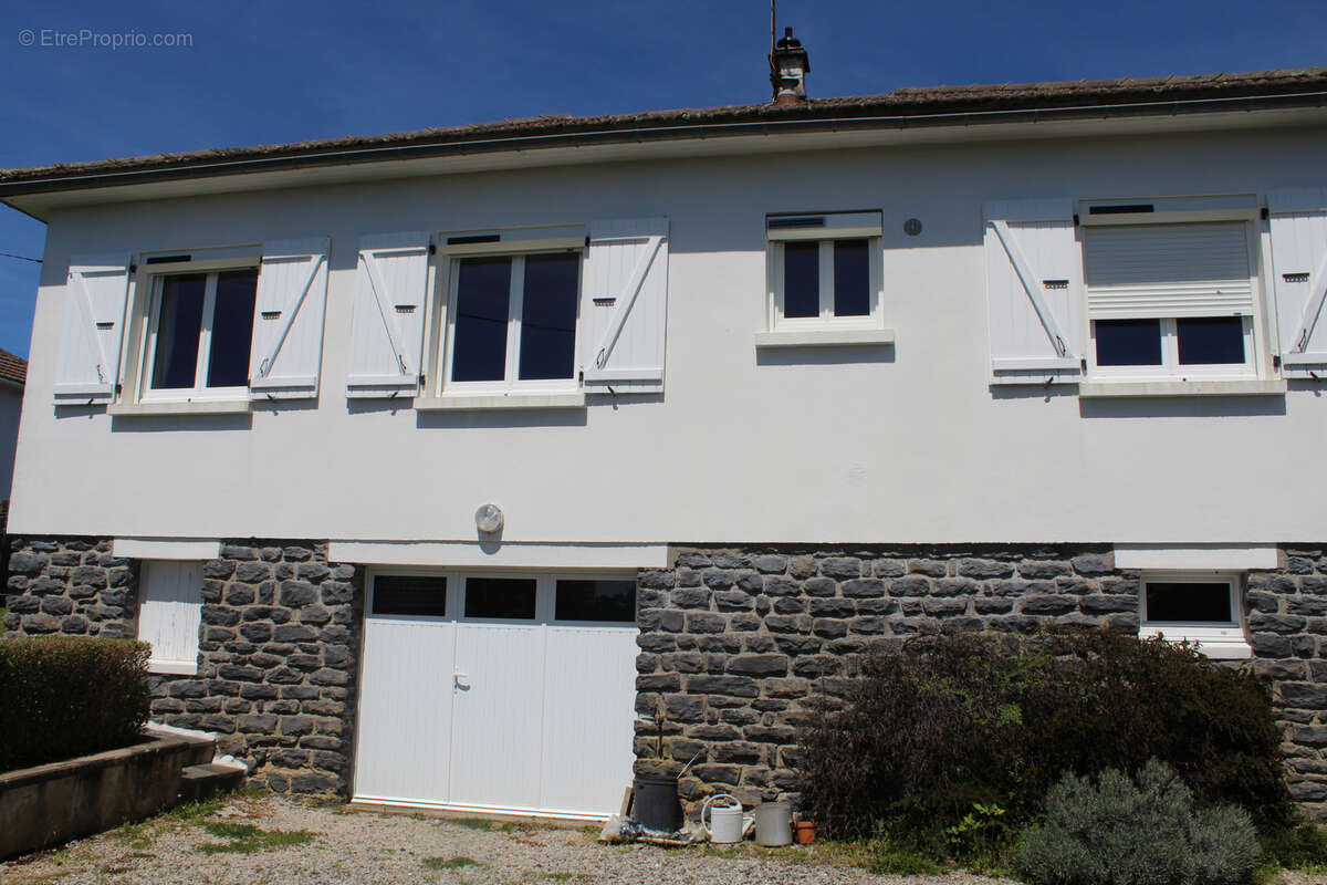 Maison à MAURIAC