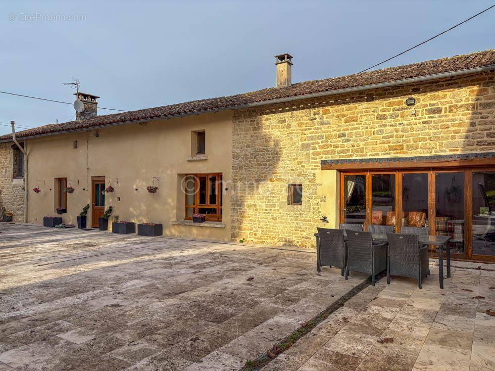 Maison à SAUZE-VAUSSAIS