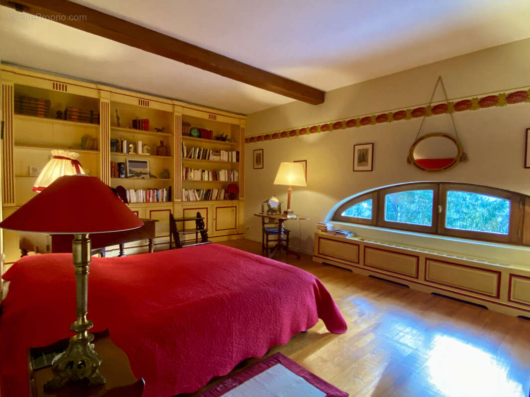 Maison à RENAISON
