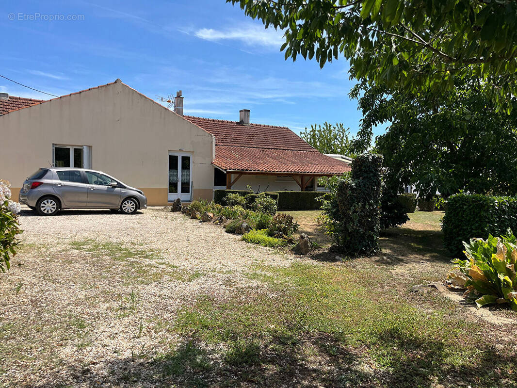 Maison à SAINT-CHRISTOPHE-DU-LIGNERON