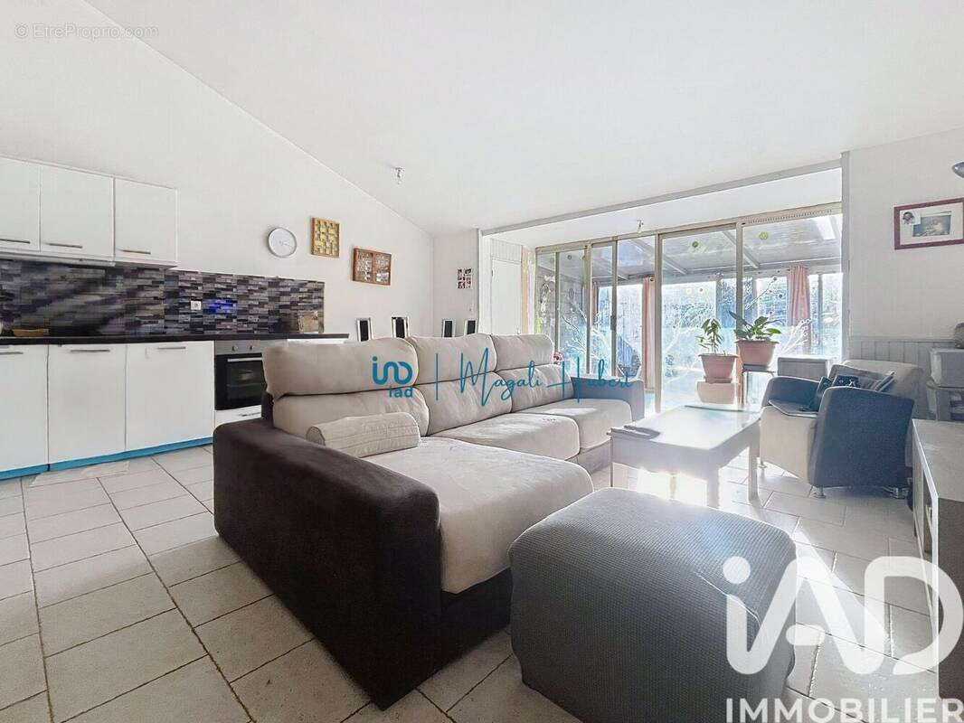 Photo 1 - Maison à SAVIGNY-LE-TEMPLE