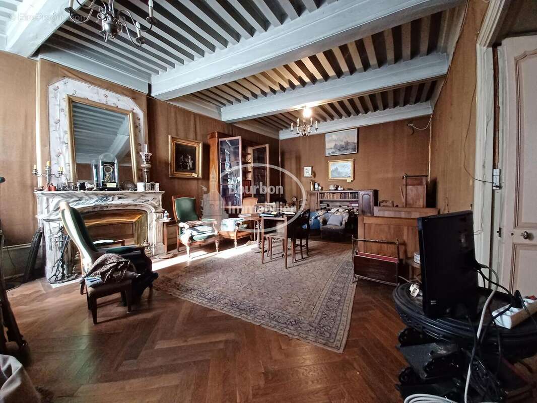 Maison à TOULON-SUR-ARROUX