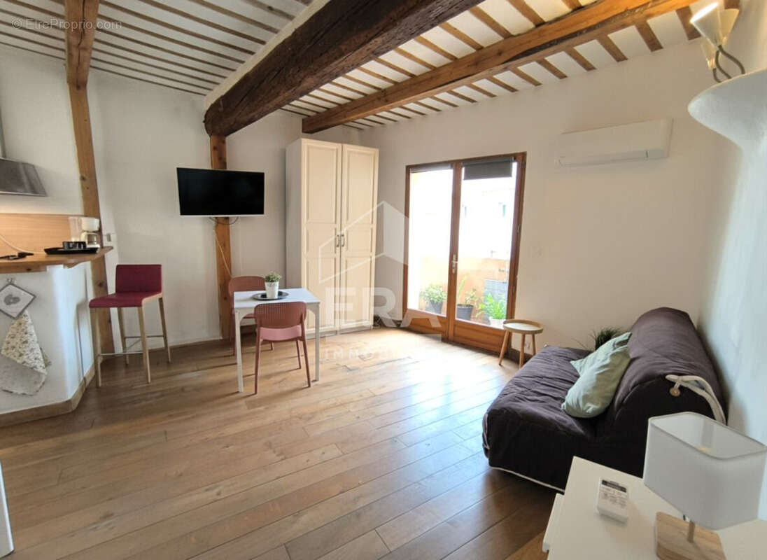 Appartement à PERNES-LES-FONTAINES