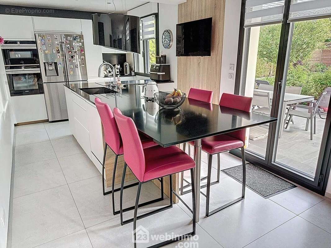 ...totalement aménagée et équipée... - Maison à SAINTE-GENEVIEVE-DES-BOIS