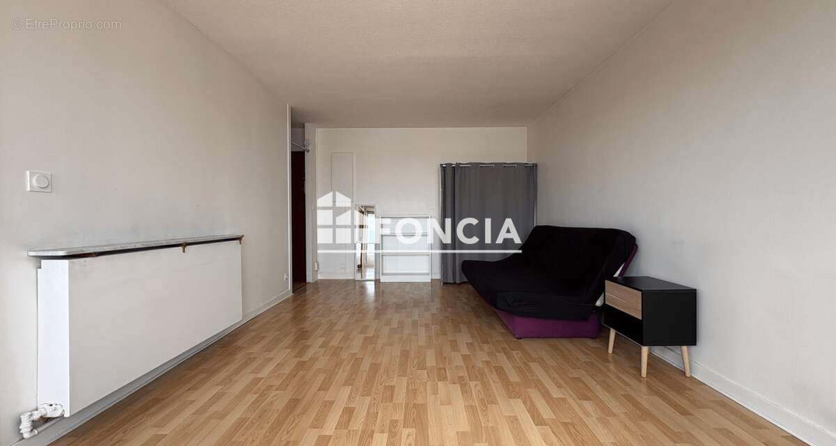 Grand studio lumineux avec balcon, place de parking et cellier - photo 5