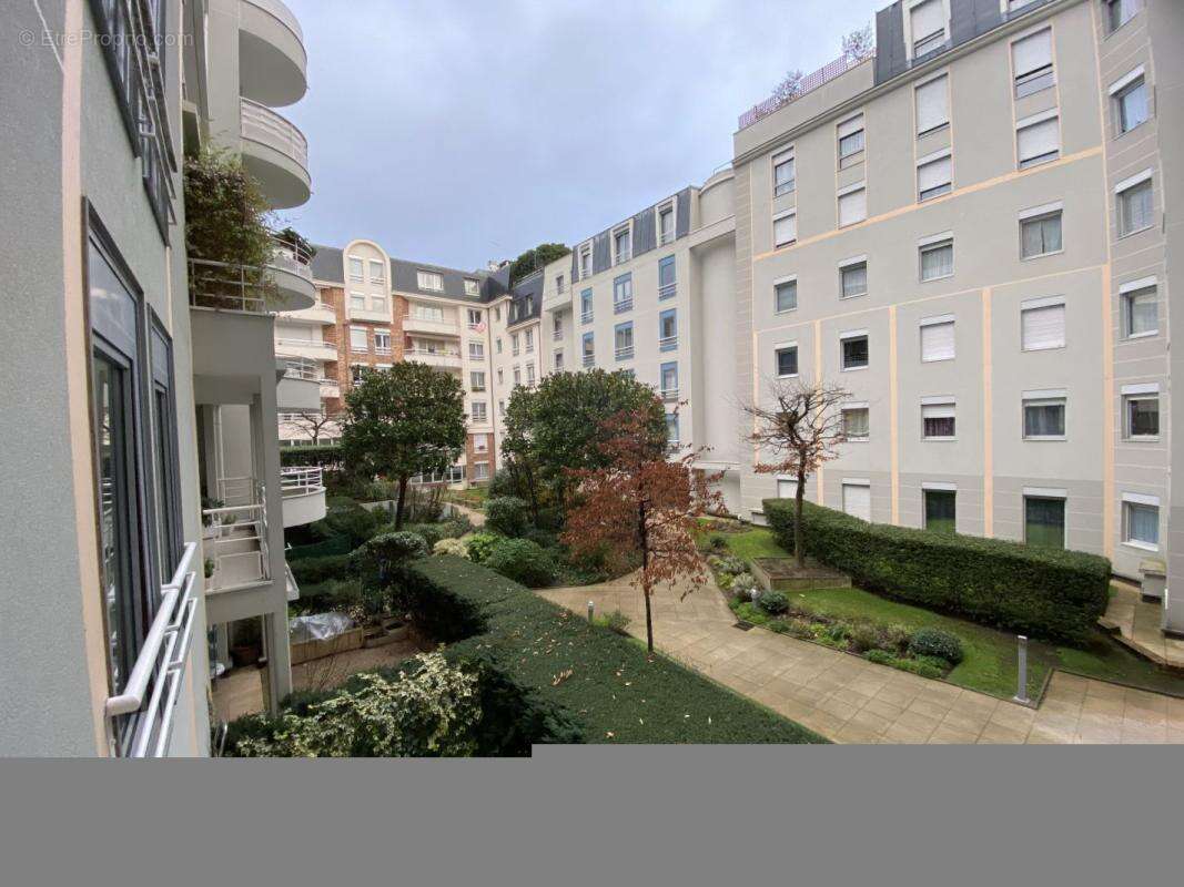 Appartement à CHARENTON-LE-PONT