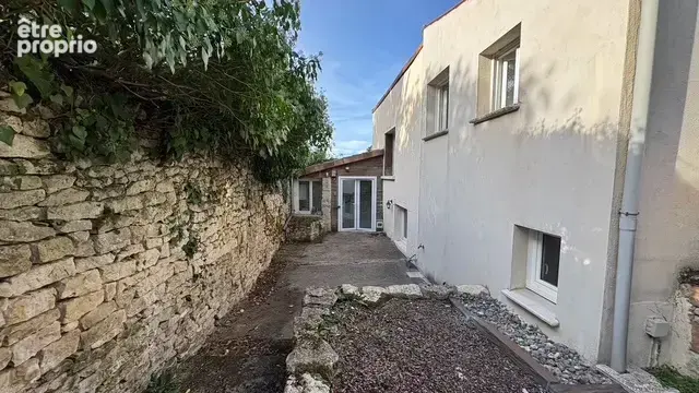 EXCLUSIF - NIORT maison T5 avec garage et jardin. - photo 2