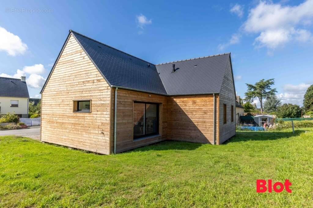 Maison à SAINT-ONEN-LA-CHAPELLE