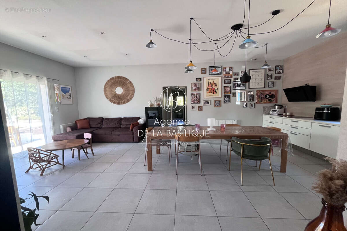 Maison 97 m² à Pourcieux  - photo 4