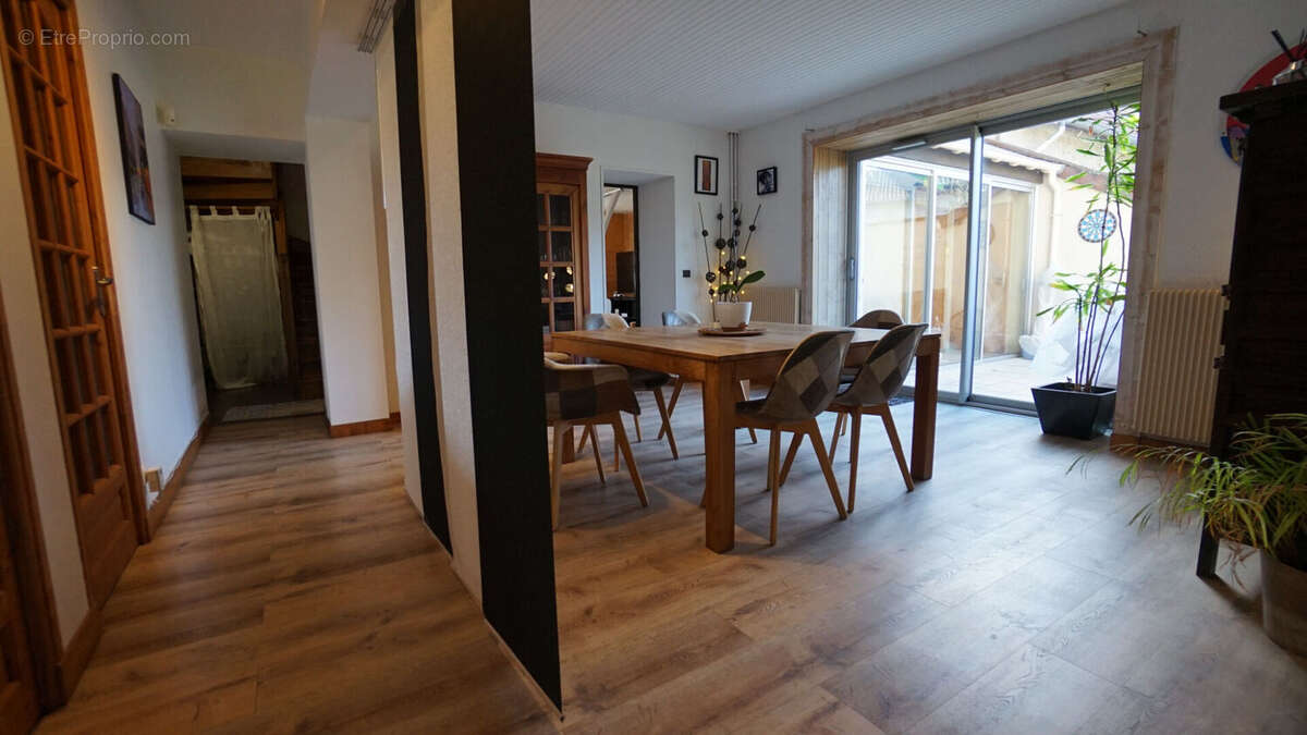 Maison à MEZIERES-SUR-SEINE
