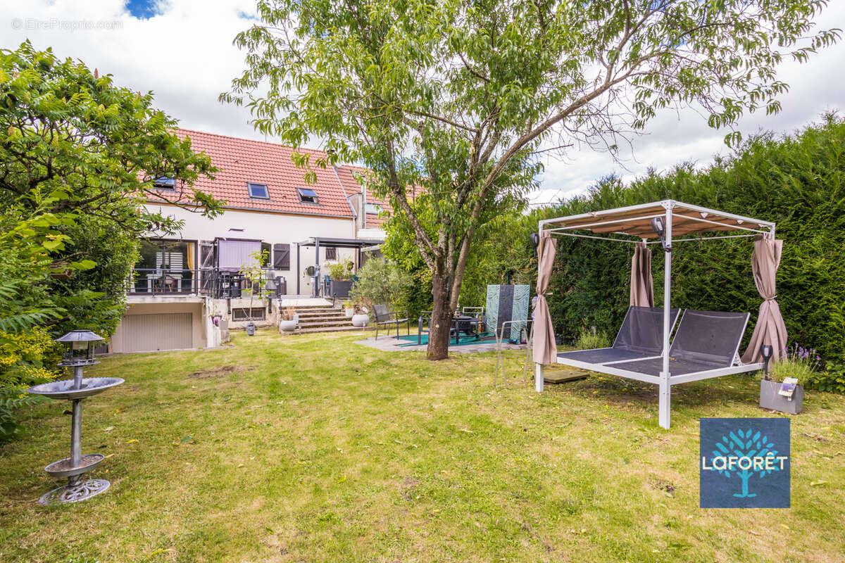 Maison à CLAYE-SOUILLY