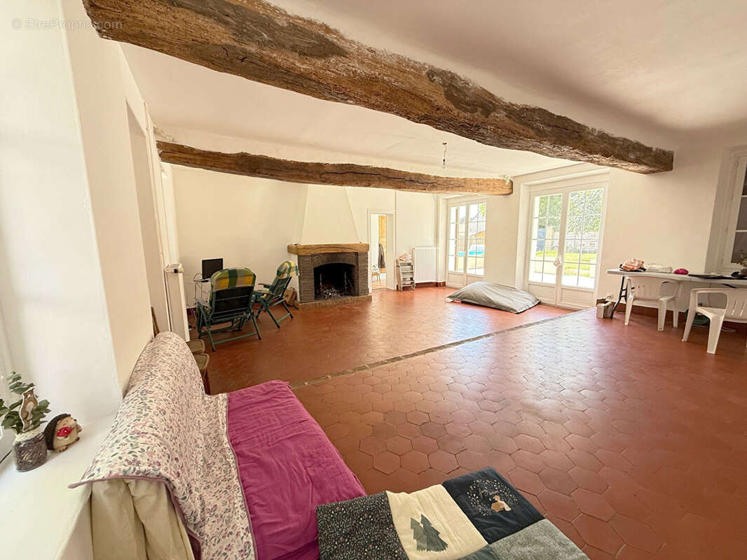Maison à HOUDAN