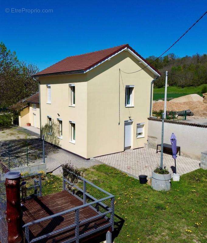Maison à LA FRETTE