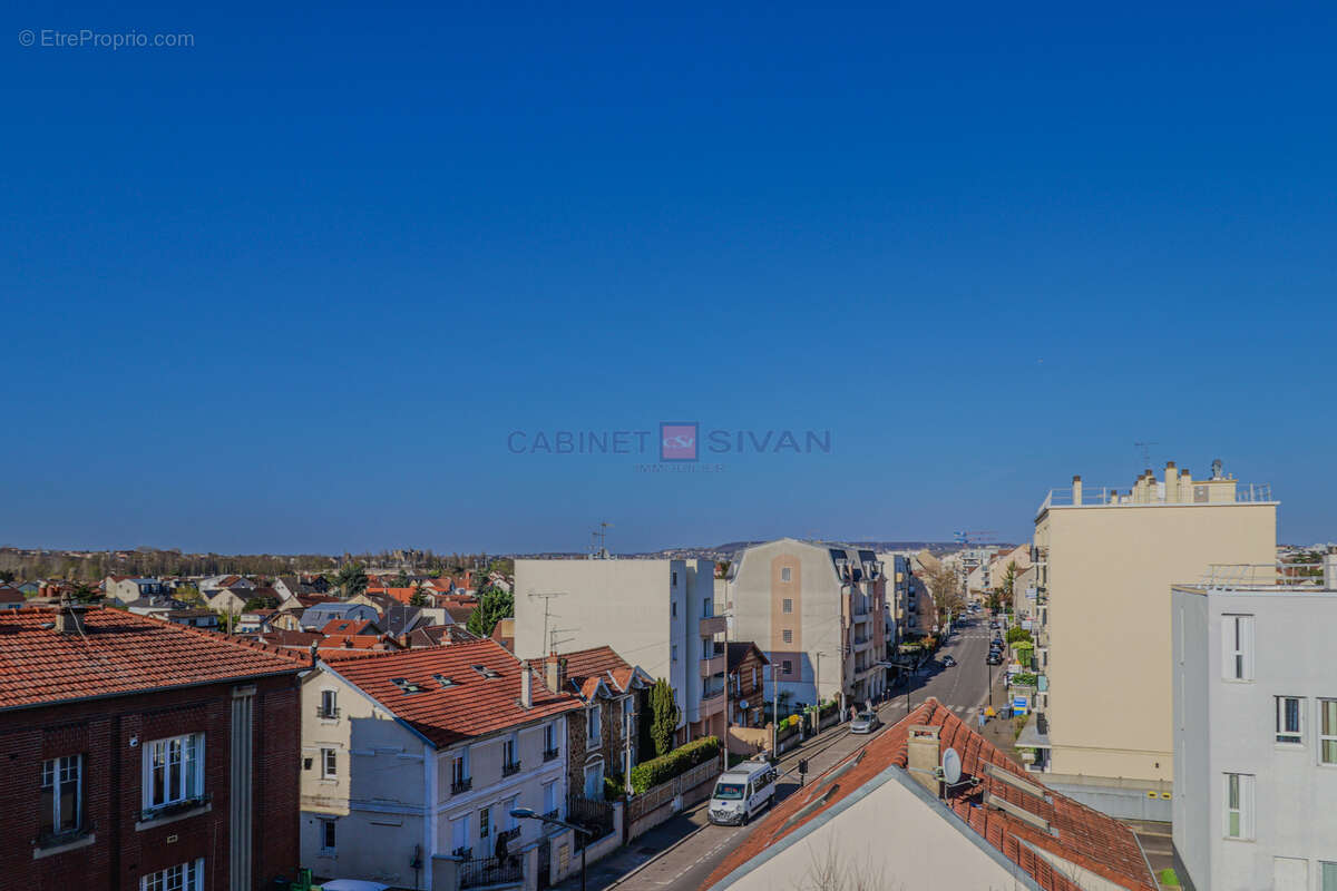 Appartement à SARTROUVILLE