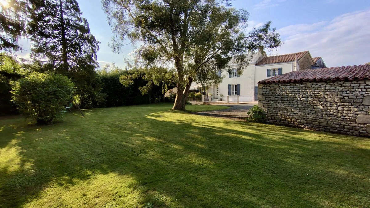 Maison à SAINT-POMPAIN