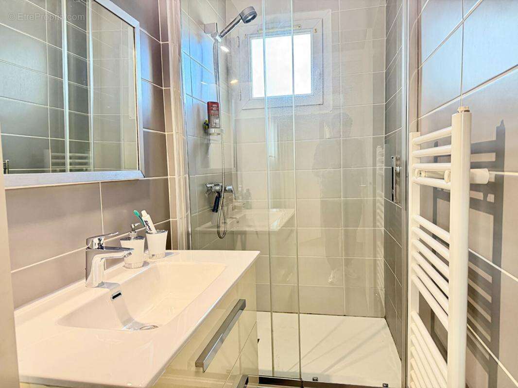 Appartement à LYON-8E