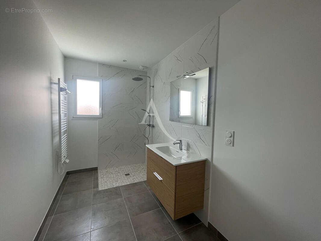 Maison à SAINT-VINCENT-SUR-JARD