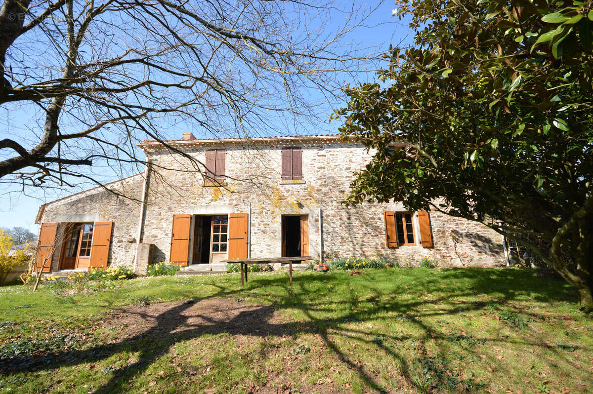Maison à SAINTE-FLORENCE