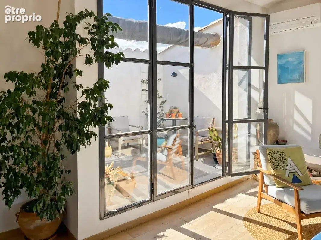 Vente vigneronne traversante à Marseillan avec grand garage et terrasse - photo 2